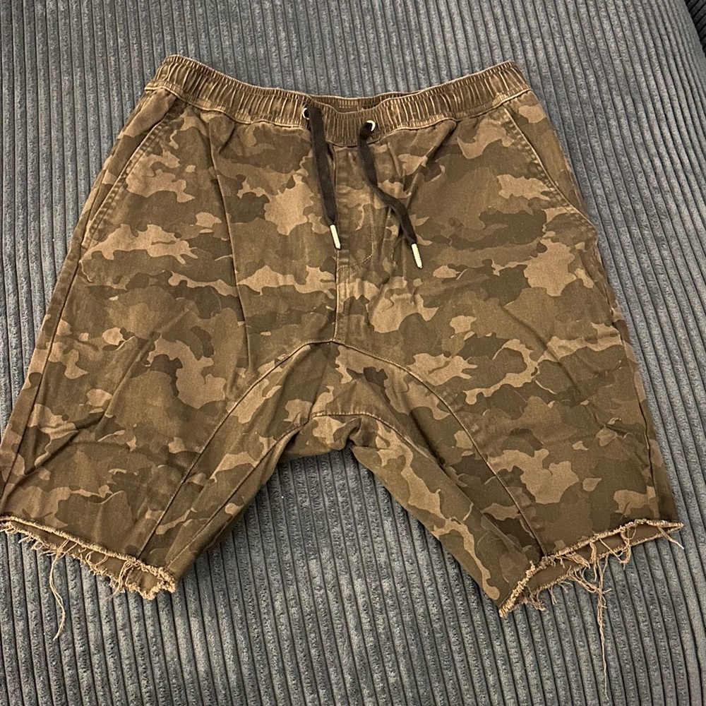 Zanerobe sureshot camo shorts 34